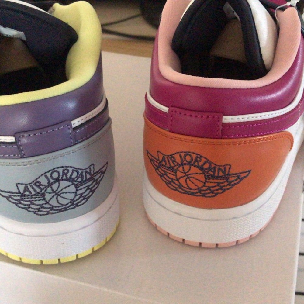 Air Jordan 1 Womens Size7 DJ4342 - Picture 3 of 10